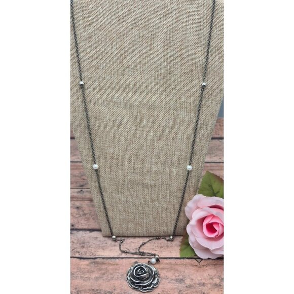 Rachel Roy Gunmetal Chain Silver Tone Rose Pendant Necklace Whimsy Goth Romance - Picture 2 of 11